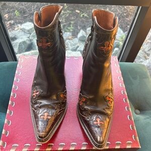 Donald Pliner western booties. Espresso W7.5